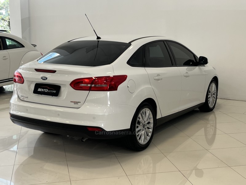FOCUS 2.0 SE PLUS SEDAN 16V FLEX 4P AUTOMÁTICO - 2016 - BENTO GONçALVES