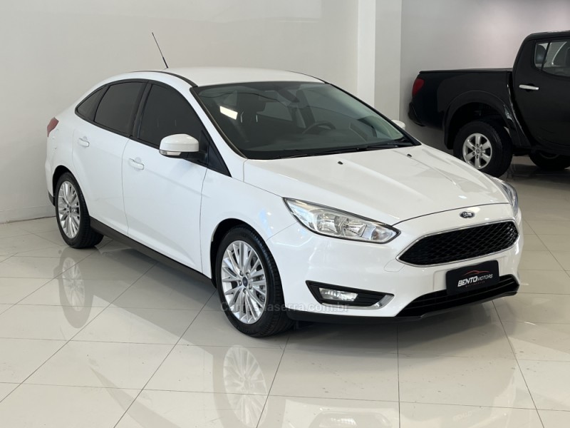 FOCUS 2.0 SE PLUS SEDAN 16V FLEX 4P AUTOMÁTICO - 2016 - BENTO GONçALVES