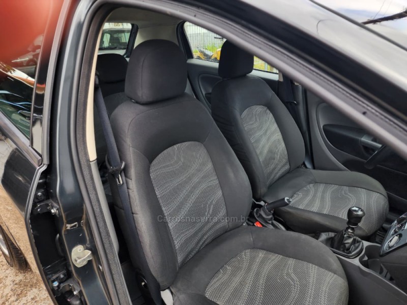 PUNTO 1.4 ATTRACTIVE 8V FLEX 4P MANUAL - 2012 - VACARIA