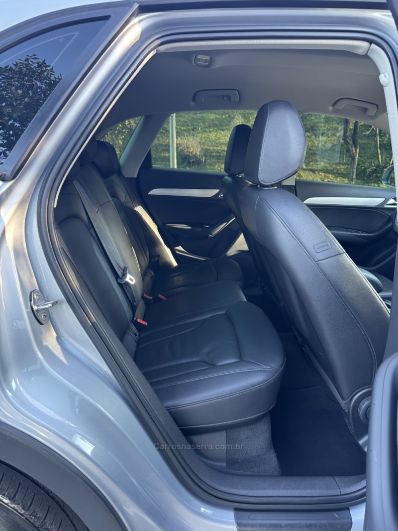 Q3 1.4 TFSI AMBIENTE FLEX 4P S TRONIC - 2017 - NOVA ARAçá