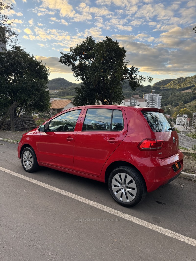 FOX 1.6 MSI TRENDLINE 8V FLEX 4P MANUAL - 2016 - NOVA ARAçá
