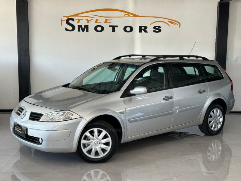 MÉGANE 1.6 DYNAMIQUE GRAND TOUR 16V FLEX 4P MANUAL