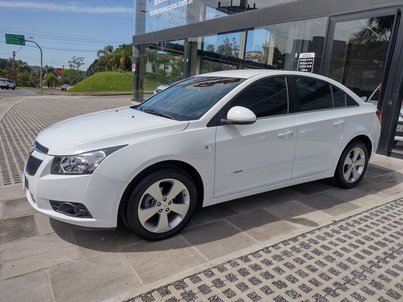 cruze 1.8 lt 16v flex 4p automatico 2013 caxias do sul