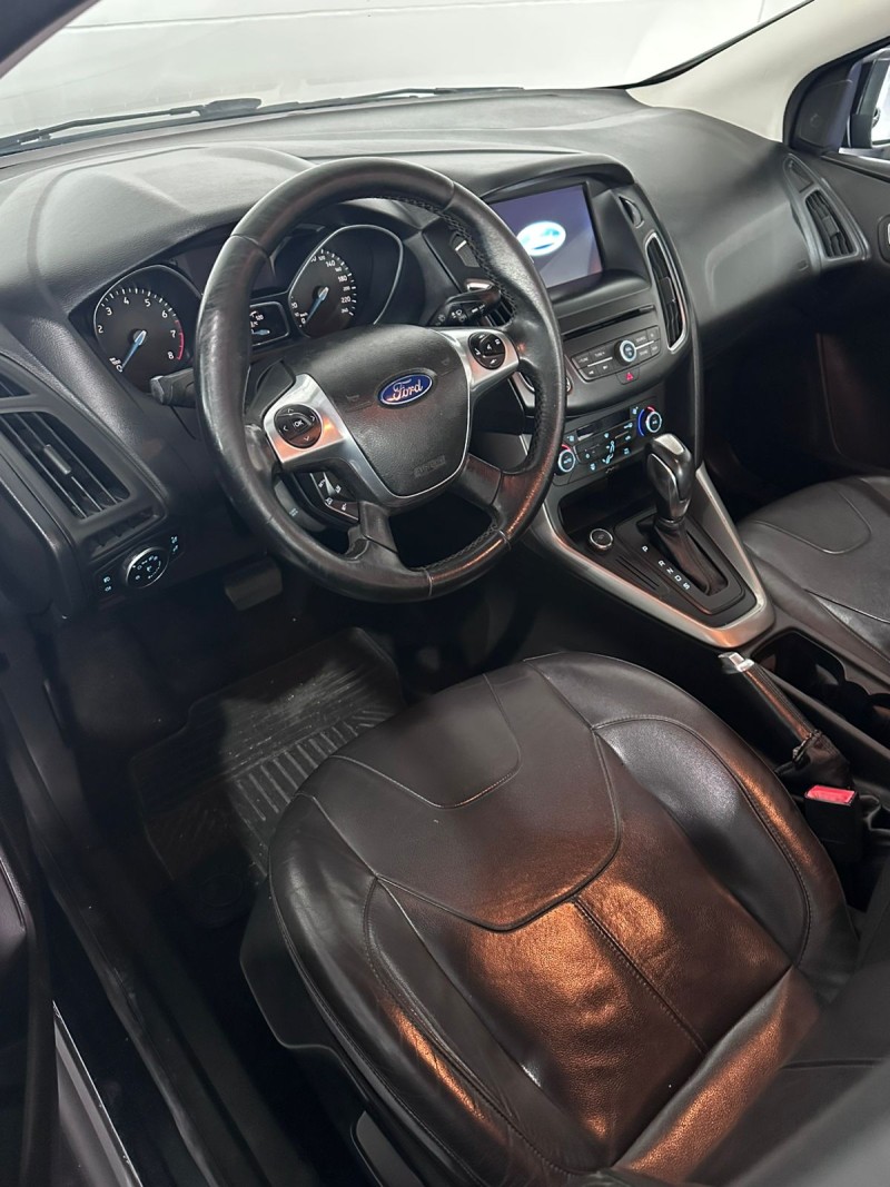 FOCUS 2.0 SE PLUS SEDAN 16V FLEX 4P AUTOMÁTICO - 2017 - FARROUPILHA