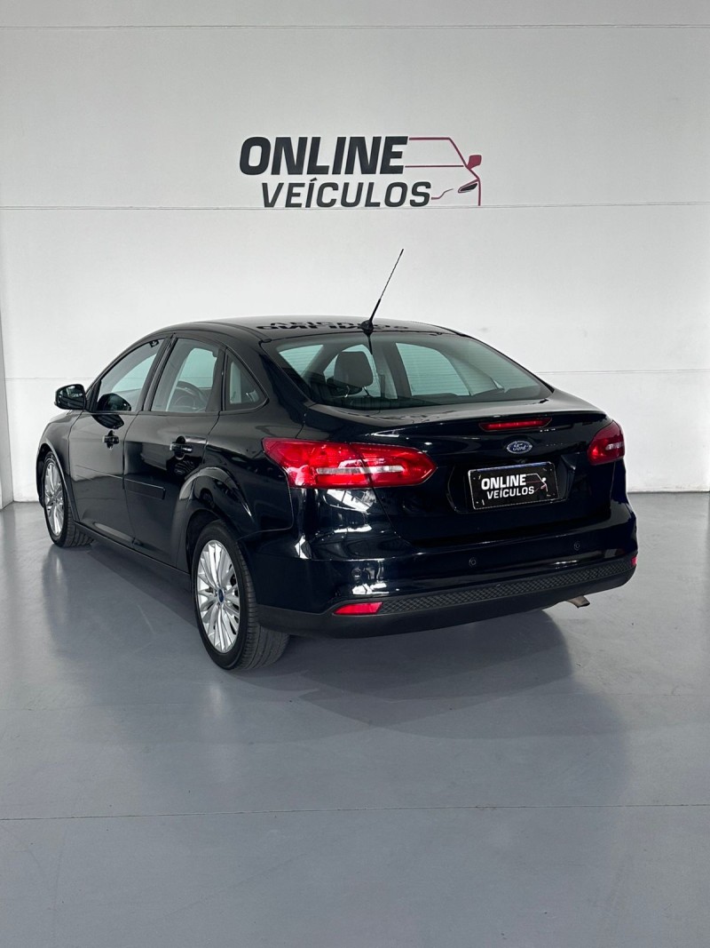 FOCUS 2.0 SE PLUS SEDAN 16V FLEX 4P AUTOMÁTICO - 2017 - FARROUPILHA