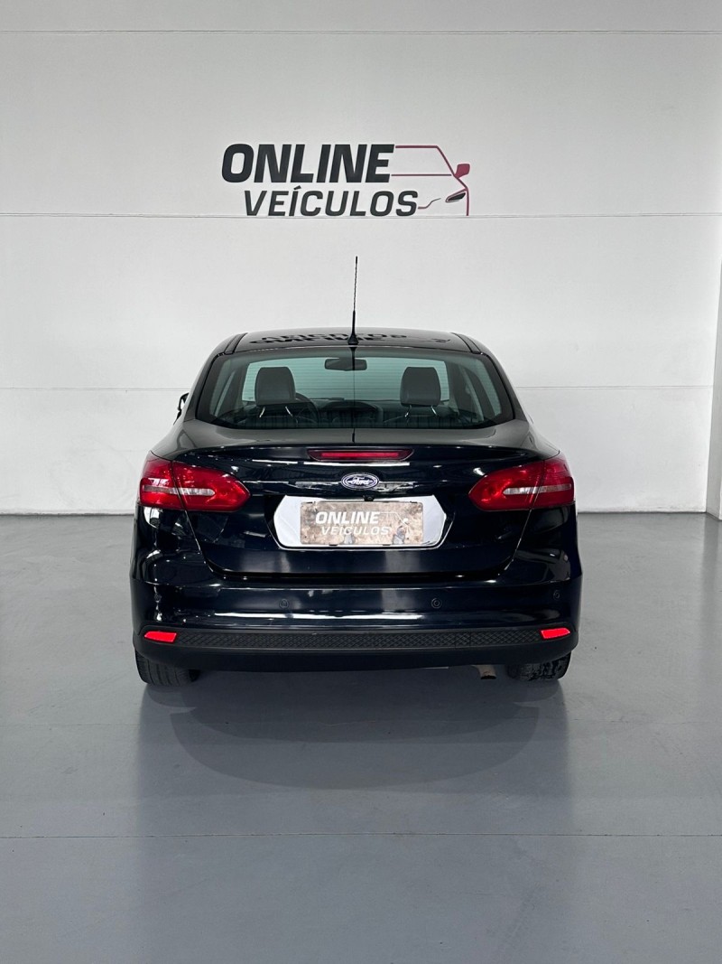 FOCUS 2.0 SE PLUS SEDAN 16V FLEX 4P AUTOMÁTICO - 2017 - FARROUPILHA