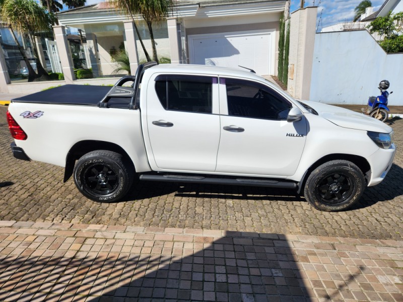 HILUX 2.8 4X4 CD 8V DIESEL 4P MANUAL - 2019 - MONTENEGRO