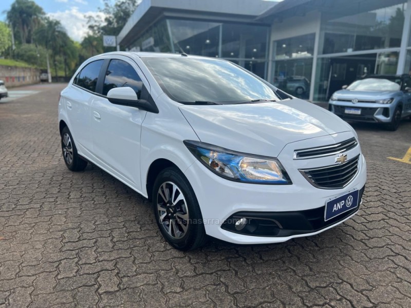 ONIX 1.4 MPFI LTZ 8V FLEX 4P MANUAL - 2015 - NOVA PETRóPOLIS