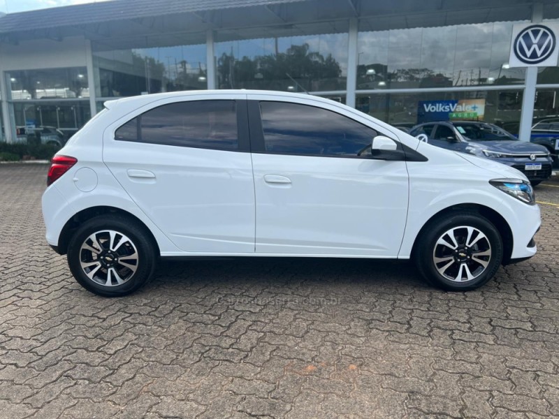 ONIX 1.4 MPFI LTZ 8V FLEX 4P MANUAL - 2015 - NOVA PETRóPOLIS