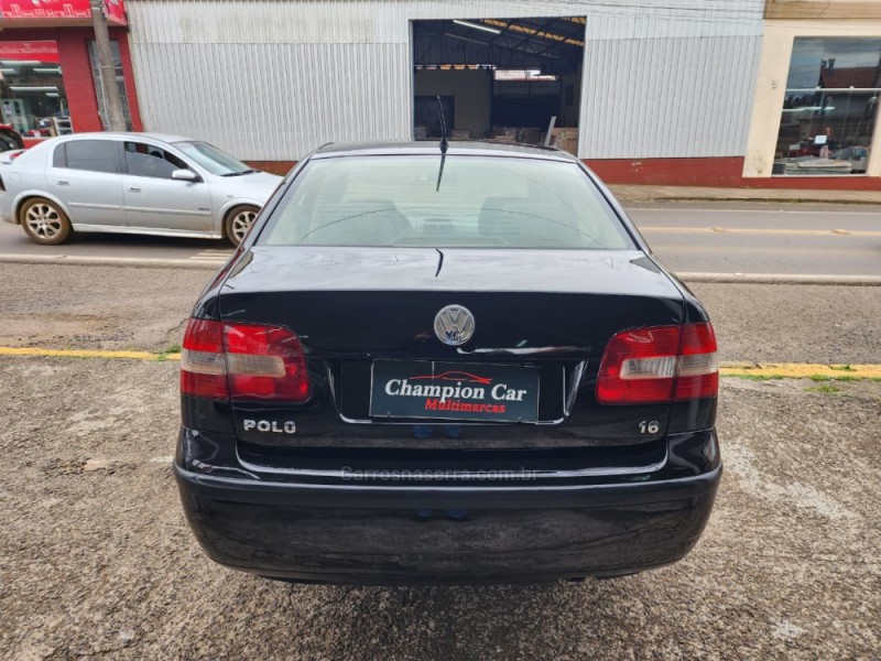 POLO 1.6 MI 8V GASOLINA 4P MANUAL - 2004 - VACARIA