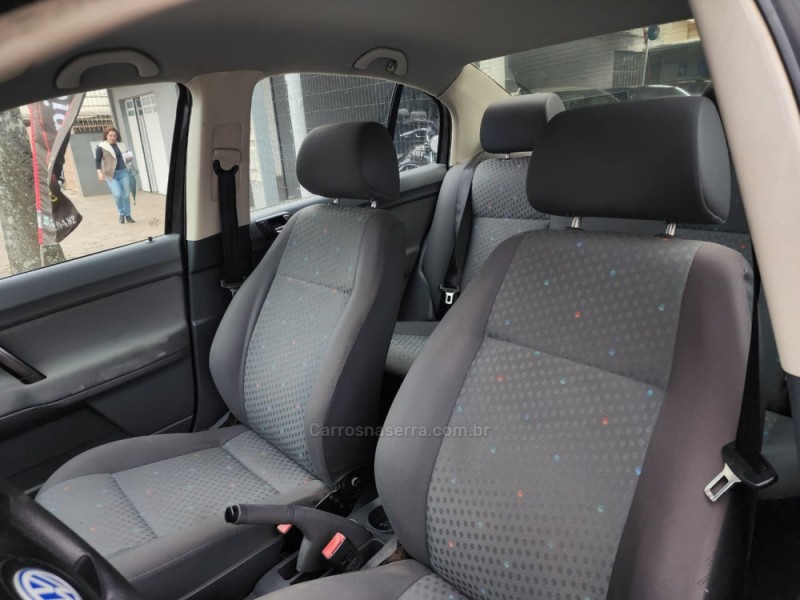 POLO 1.6 MI 8V GASOLINA 4P MANUAL - 2004 - VACARIA