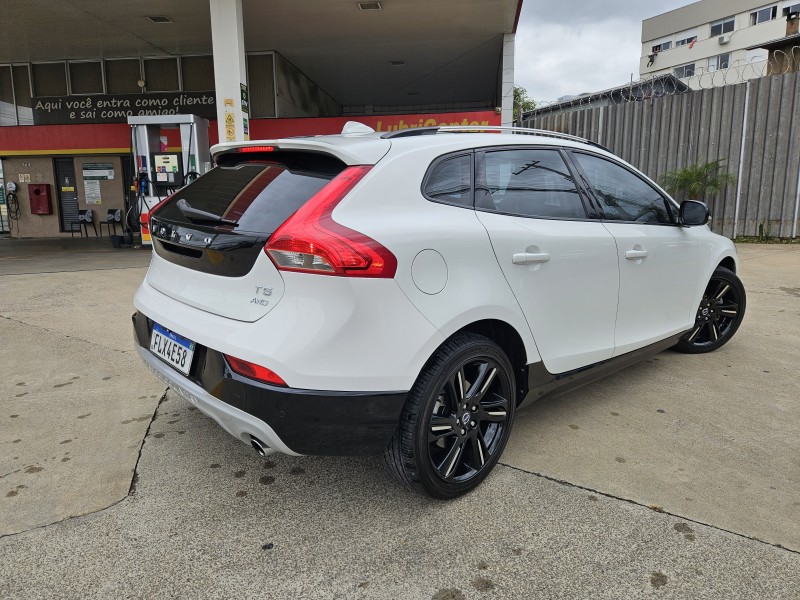 V40 2.0 T5 CROSS COUNTRY AWD TURBO GASOLINA 4P AUTOMÁTICO - 2015 - CAXIAS DO SUL