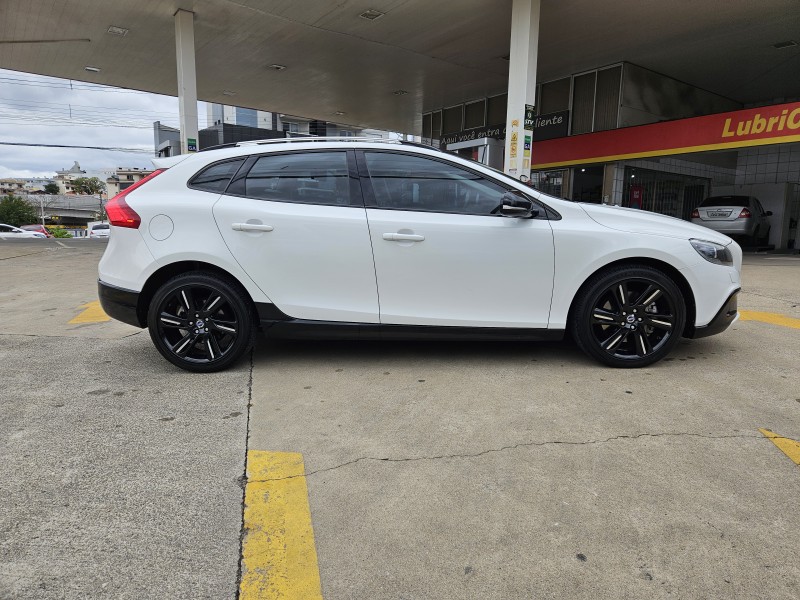 V40 2.0 T5 CROSS COUNTRY AWD TURBO GASOLINA 4P AUTOMÁTICO - 2015 - CAXIAS DO SUL