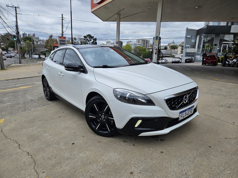 V40 2.0 T5 CROSS COUNTRY AWD TURBO GASOLINA 4P AUTOMÁTICO - 2015 - CAXIAS DO SUL