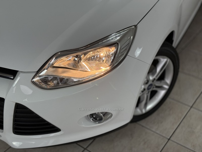 FOCUS 2.0 SE PLUS SEDAN 16V FLEX 4P AUTOMÁTICO - 2015 - GUAPORé
