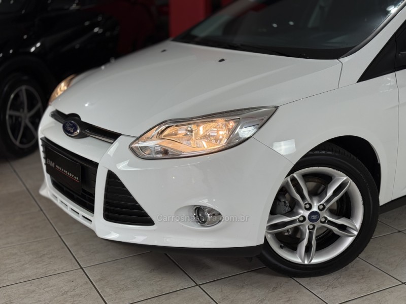 FOCUS 2.0 SE PLUS SEDAN 16V FLEX 4P AUTOMÁTICO - 2015 - GUAPORé