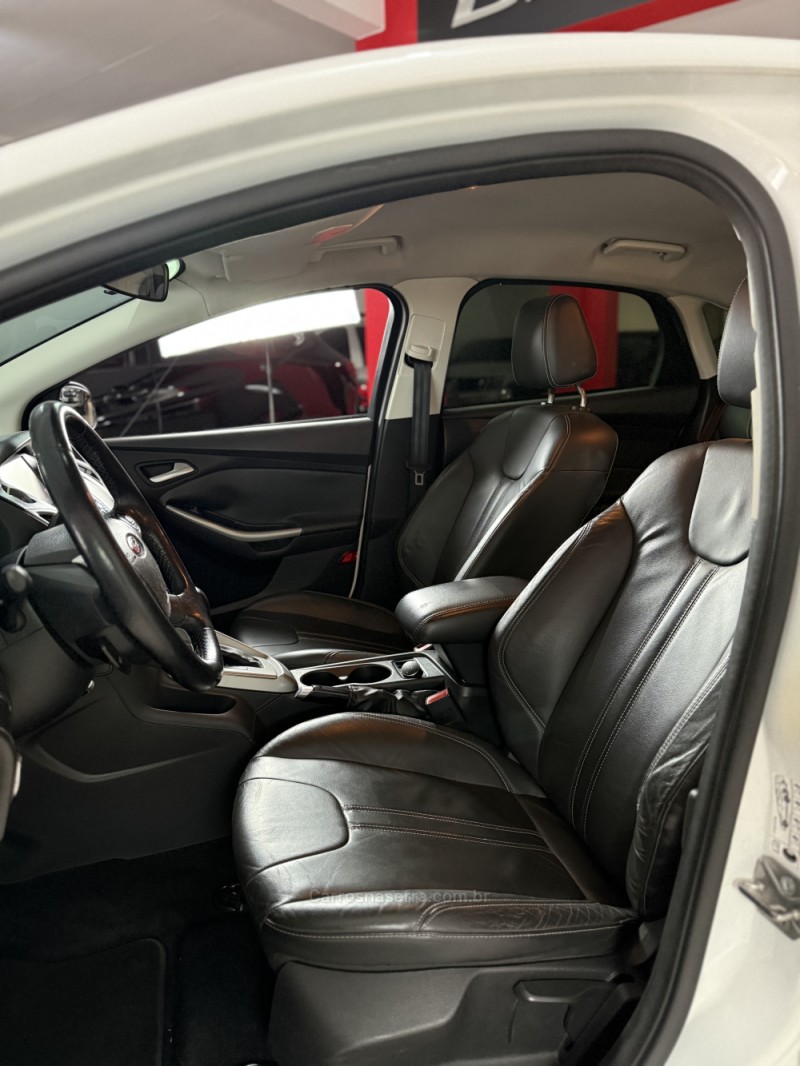 FOCUS 2.0 SE PLUS SEDAN 16V FLEX 4P AUTOMÁTICO - 2015 - GUAPORé