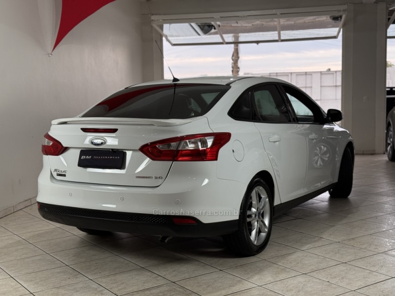 FOCUS 2.0 SE PLUS SEDAN 16V FLEX 4P AUTOMÁTICO - 2015 - GUAPORé