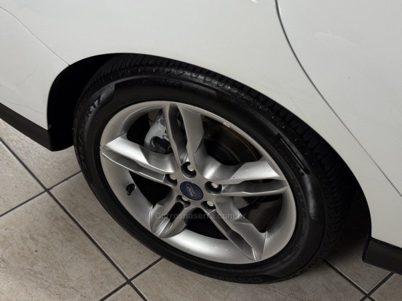 FOCUS 2.0 SE PLUS SEDAN 16V FLEX 4P AUTOMÁTICO - 2015 - GUAPORé