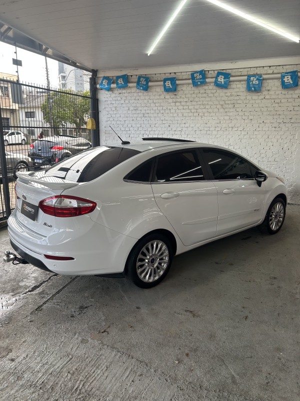 FIESTA 1.6 TITANIUM PLUS SEDAN 16V FLEX 4P AUTOMÁTICO - 2015 - CAXIAS DO SUL