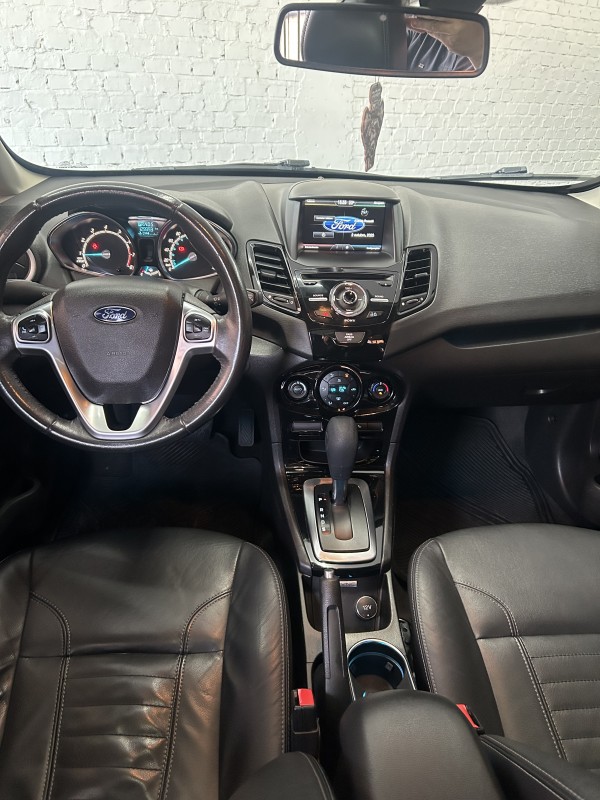 FIESTA 1.6 TITANIUM PLUS SEDAN 16V FLEX 4P AUTOMÁTICO - 2015 - CAXIAS DO SUL