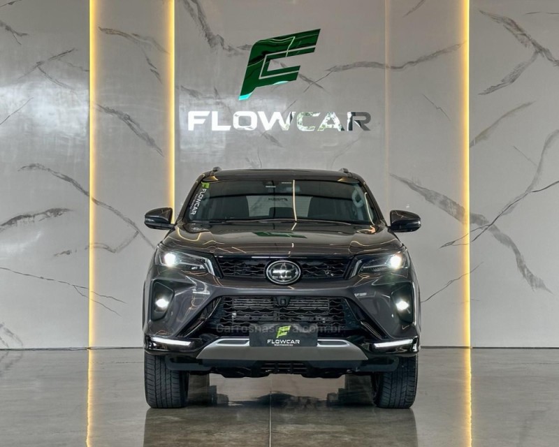 HILUX SW4 2.8 4X4 SRX PLATINUM TURBO DIESEL 4P AUTOMÁTICO - 2024 - GARIBALDI