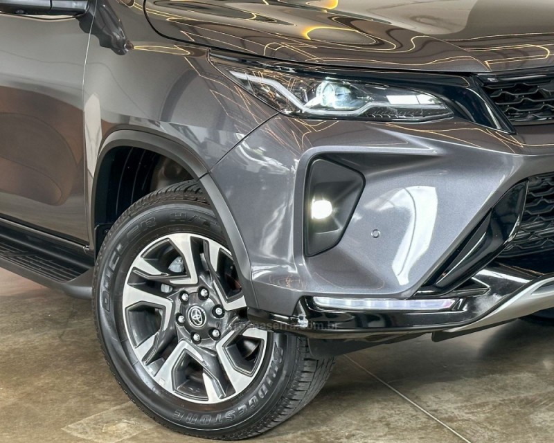 HILUX SW4 2.8 4X4 SRX PLATINUM TURBO DIESEL 4P AUTOMÁTICO - 2024 - GARIBALDI