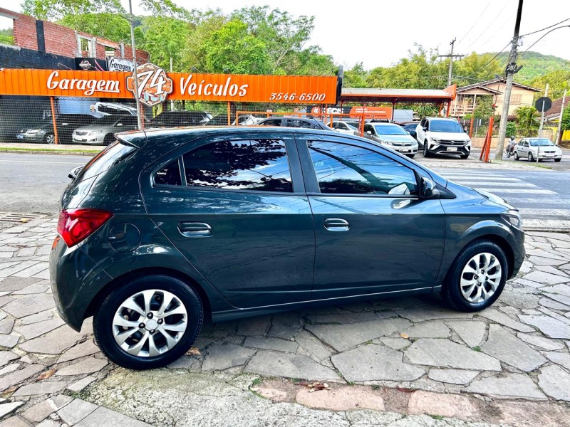 ONIX 1.4 MPFI LT 8V FLEX 4P AUTOMÁTICO - 2018 - TRêS COROAS