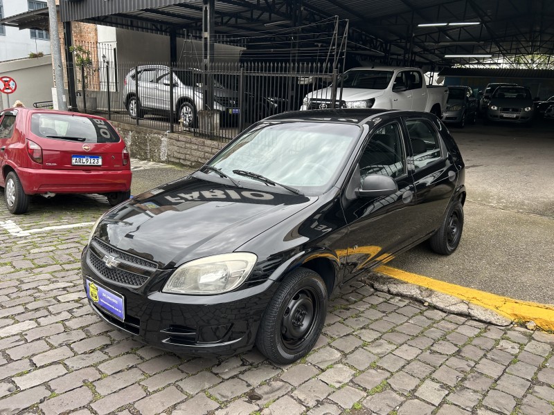 CELTA 1.0 MPFI LS 8V FLEX 4P MANUAL - 2012 - GARIBALDI