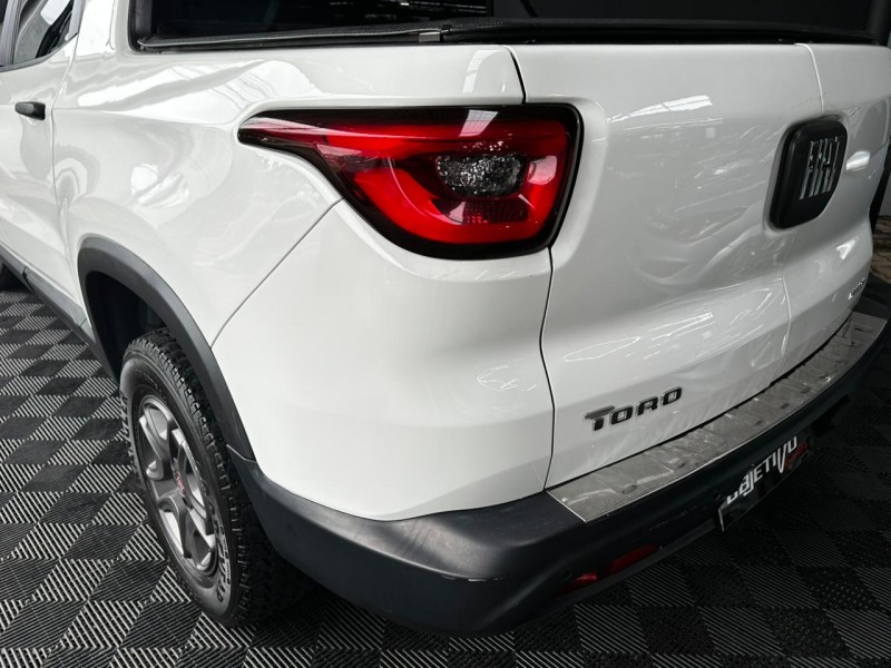 TORO 2.0 16V TURBO DIESEL FREEDOM 4WD MANUAL - 2017 - CAXIAS DO SUL