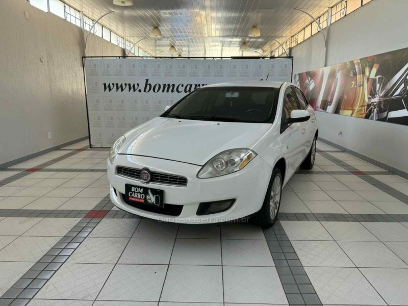 bravo 1.8 essence 16v flex 4p manual 2012 porto alegre