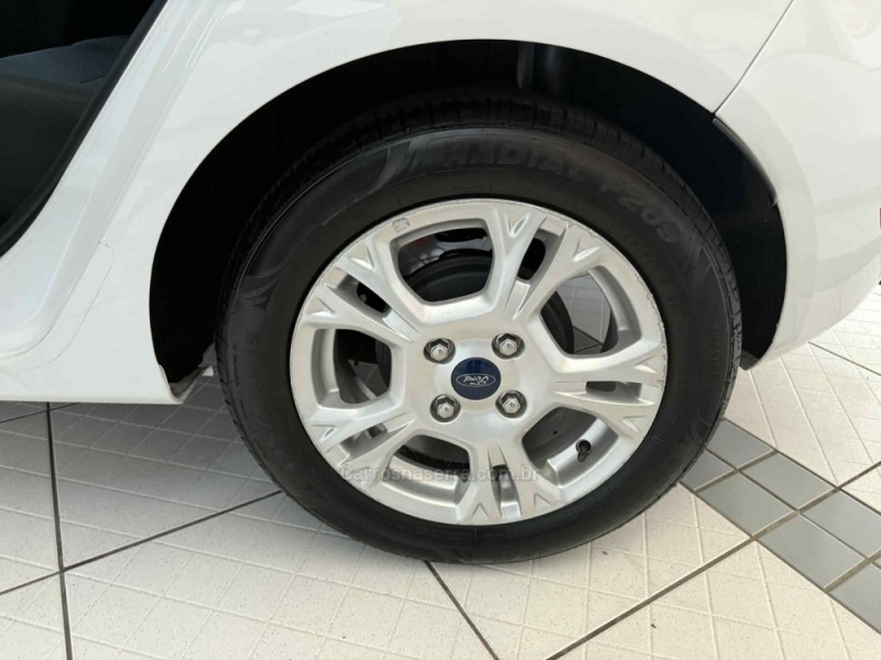 FIESTA 1.0 ECOBOOST TITANIUM HATCH 12V GASOLINA 4P AUTOMÁTICO - 2017 - PORTO ALEGRE