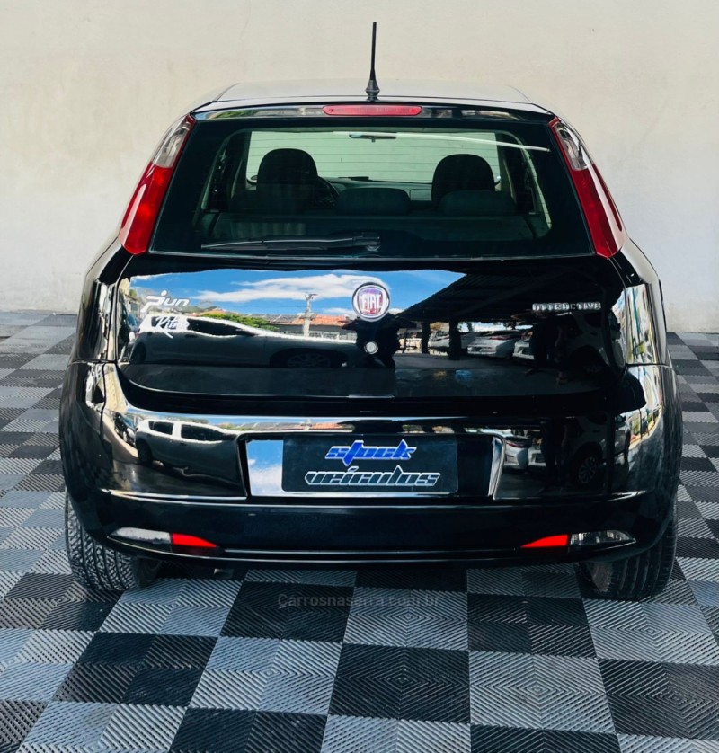 PUNTO 1.4 ATTRACTIVE 8V FLEX 4P MANUAL - 2011 - NOVO HAMBURGO