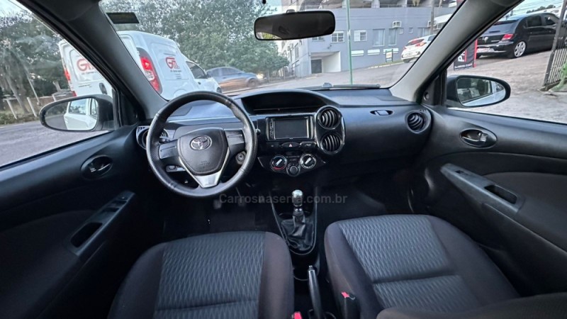 ETIOS 1.3 X 16V FLEX 4P MANUAL - 2017 - NOVO HAMBURGO
