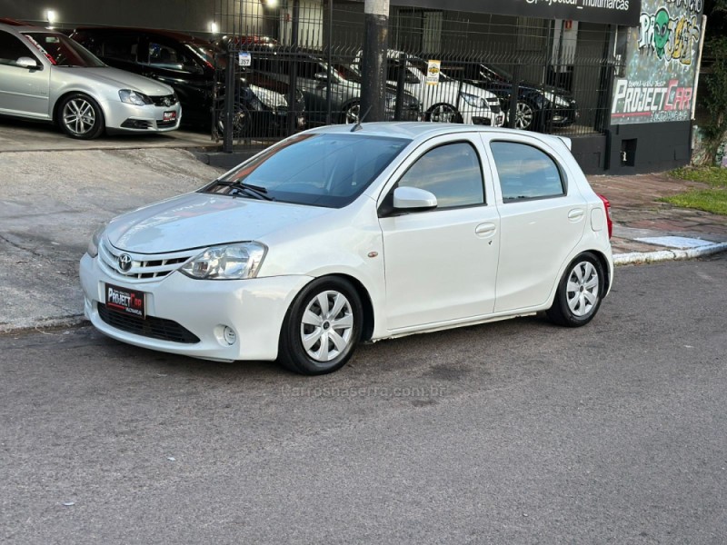 ETIOS 1.3 X 16V FLEX 4P MANUAL - 2017 - NOVO HAMBURGO
