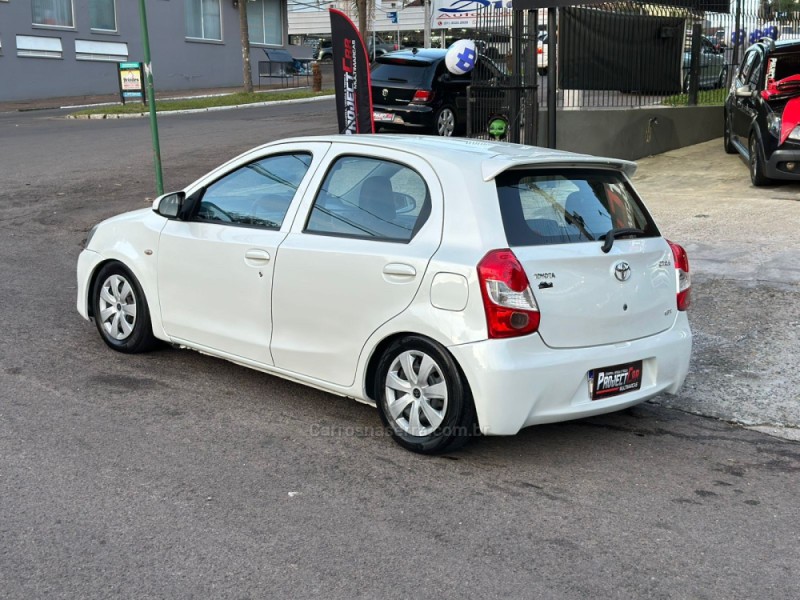 ETIOS 1.3 X 16V FLEX 4P MANUAL - 2017 - NOVO HAMBURGO