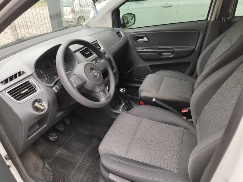 FOX 1.6 MI 8V FLEX 4P MANUAL - 2014 - VERANóPOLIS