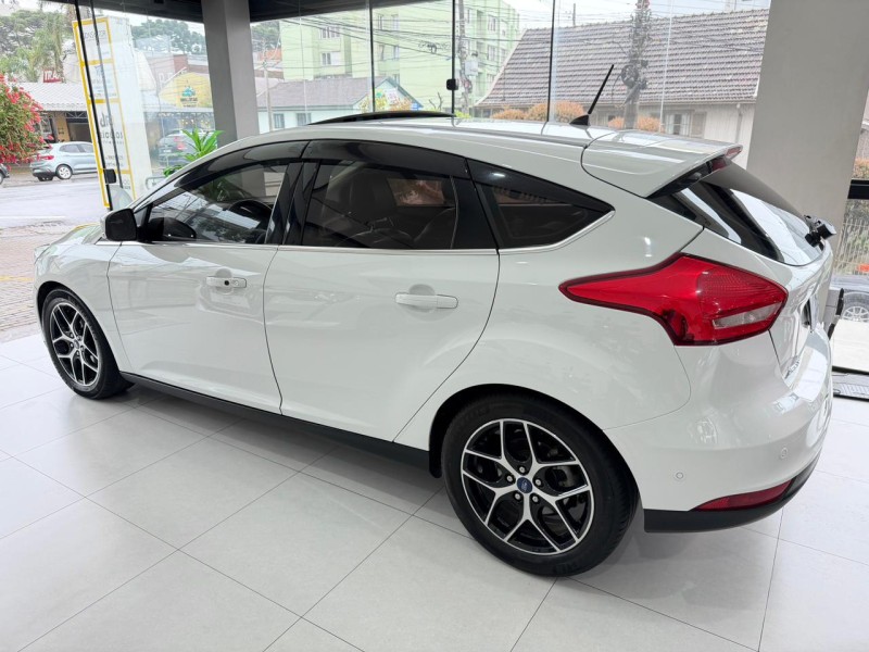 FOCUS 2.0 TITANIUM PLUS 16V FLEX 4P AUTOMÁTICO - 2016 - CAXIAS DO SUL