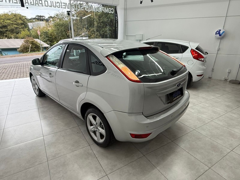 FOCUS 1.6 GLX 16V FLEX 4P MANUAL - 2011 - BENTO GONçALVES