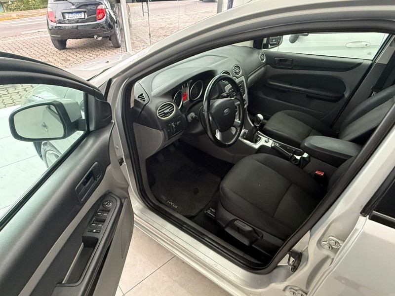 FOCUS 1.6 GLX 16V FLEX 4P MANUAL - 2011 - BENTO GONçALVES