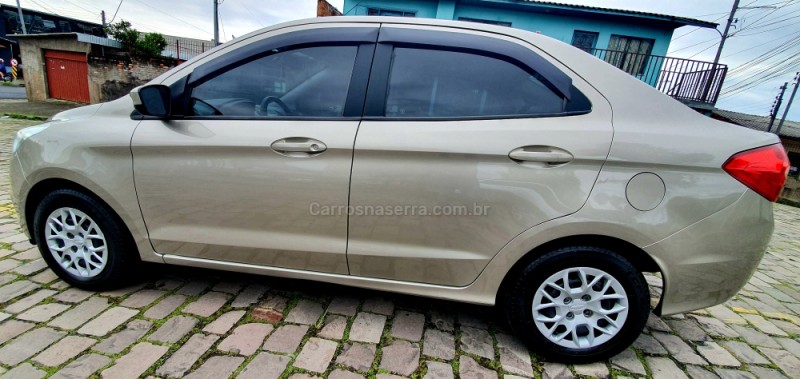KA 1.5 SE SEDAN 16V FLEX 4P MANUAL - 2017 - CAXIAS DO SUL