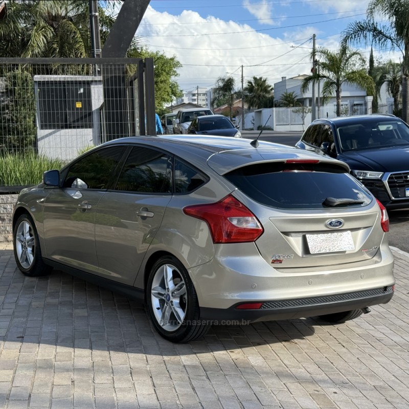 FOCUS 2.0 SE FASTBACK 16V FLEX 4P AUTOMÁTICO - 2015 - GUAPORé