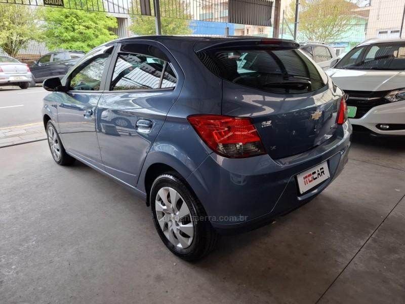 ONIX 1.4 MPFI LT 8V FLEX 4P MANUAL - 2015 - GARIBALDI