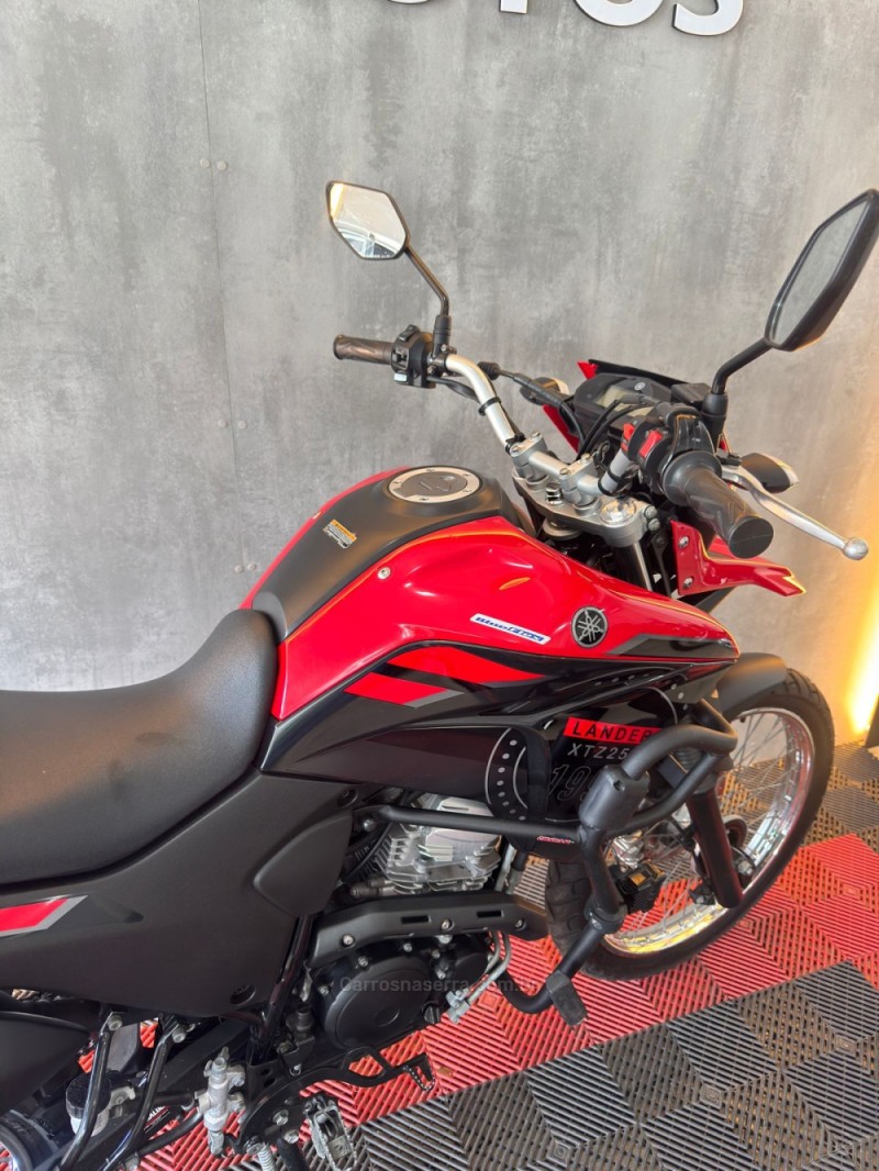 XTZ 250 LANDER - 2024 - PORTãO