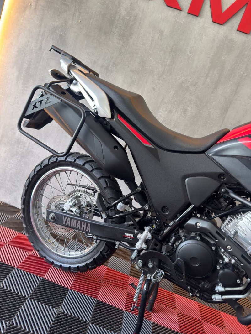 XTZ 250 LANDER - 2024 - PORTãO