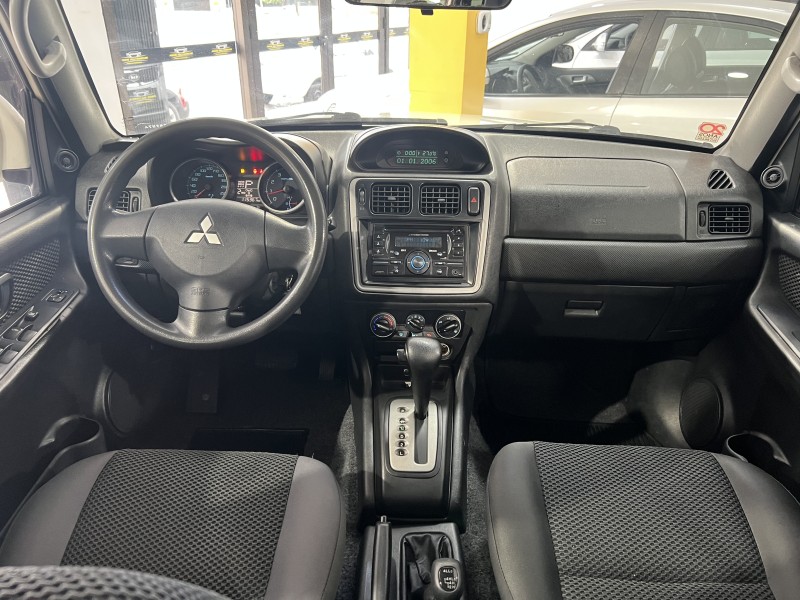 PAJERO TR4 2.0 4X4 16V 131CV GASOLINA 4P AUTOMÁTICO - 2011 - CAXIAS DO SUL