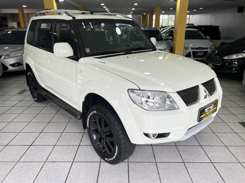 PAJERO TR4 2.0 4X4 16V 131CV GASOLINA 4P AUTOMÁTICO - 2011 - CAXIAS DO SUL