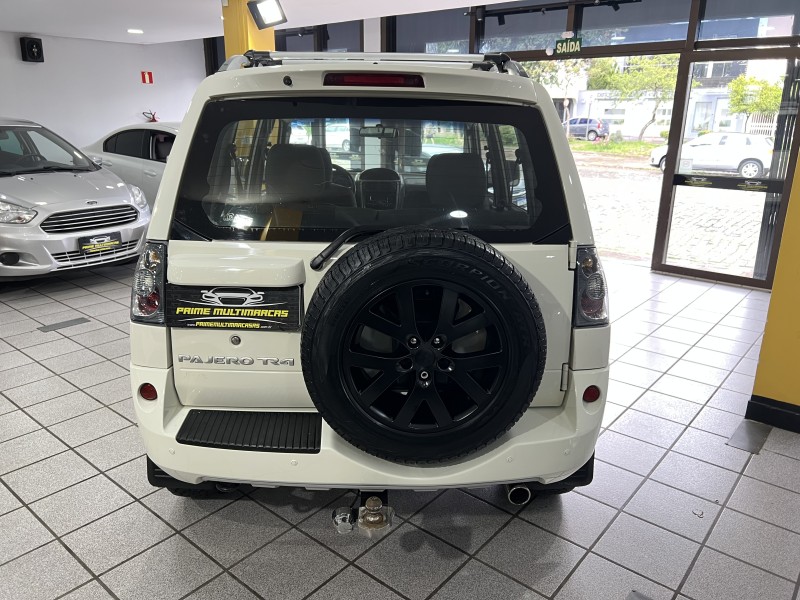 PAJERO TR4 2.0 4X4 16V 131CV GASOLINA 4P AUTOMÁTICO - 2011 - CAXIAS DO SUL