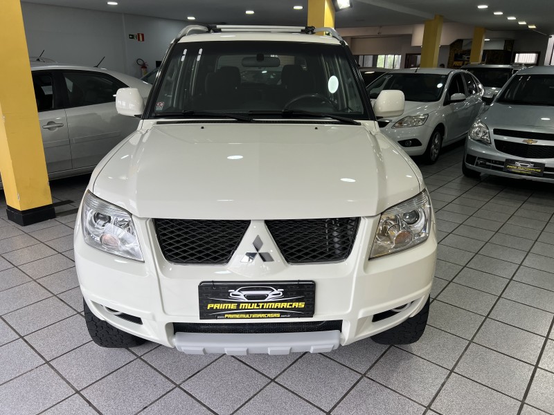 PAJERO TR4 2.0 4X4 16V 131CV GASOLINA 4P AUTOMÁTICO - 2011 - CAXIAS DO SUL