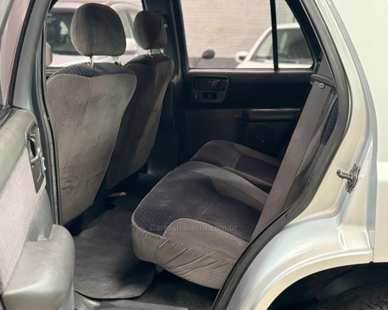 BLAZER 2.8 DLX 4X4 12V TURBO INTERCOOLER DIESEL 4P MANUAL - 2001 - VACARIA